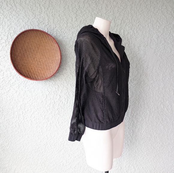 Lululemon Relaxed Fit Mesh Jacket women's size‎ 2 - Picture 7 of 7